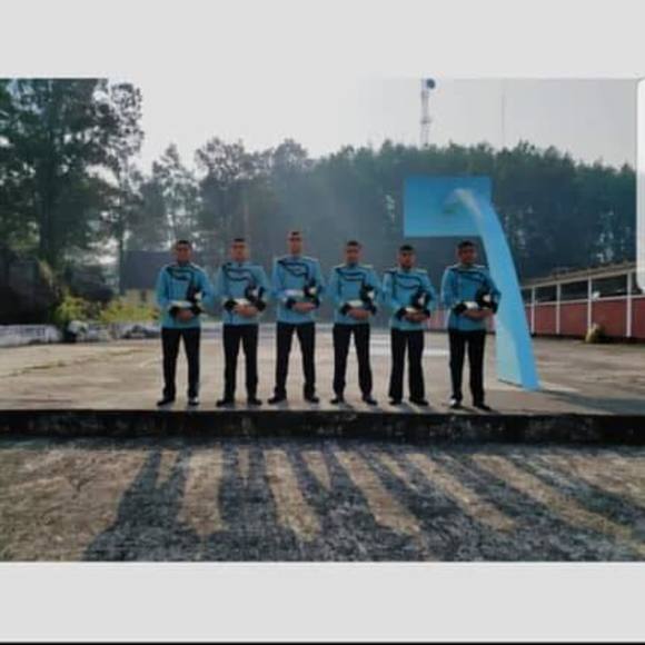 Meet your Posher, Lopez - Picture 1 of 1